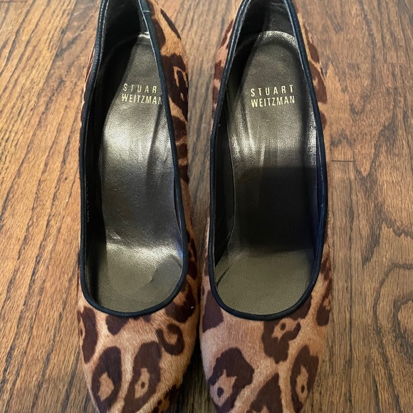 Stuart Weitzman leopard print heel - Picture 2 of 11